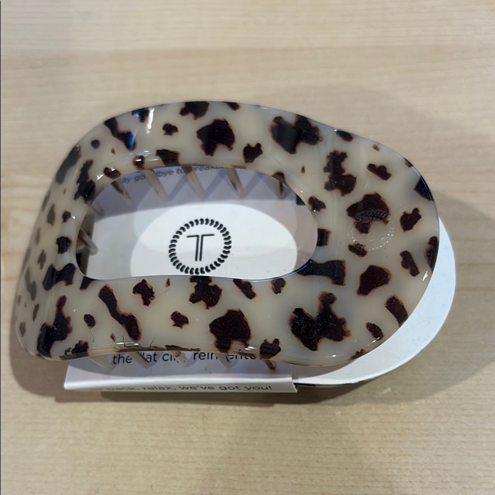 Blonde Tortoise Print Hair Claw Clip